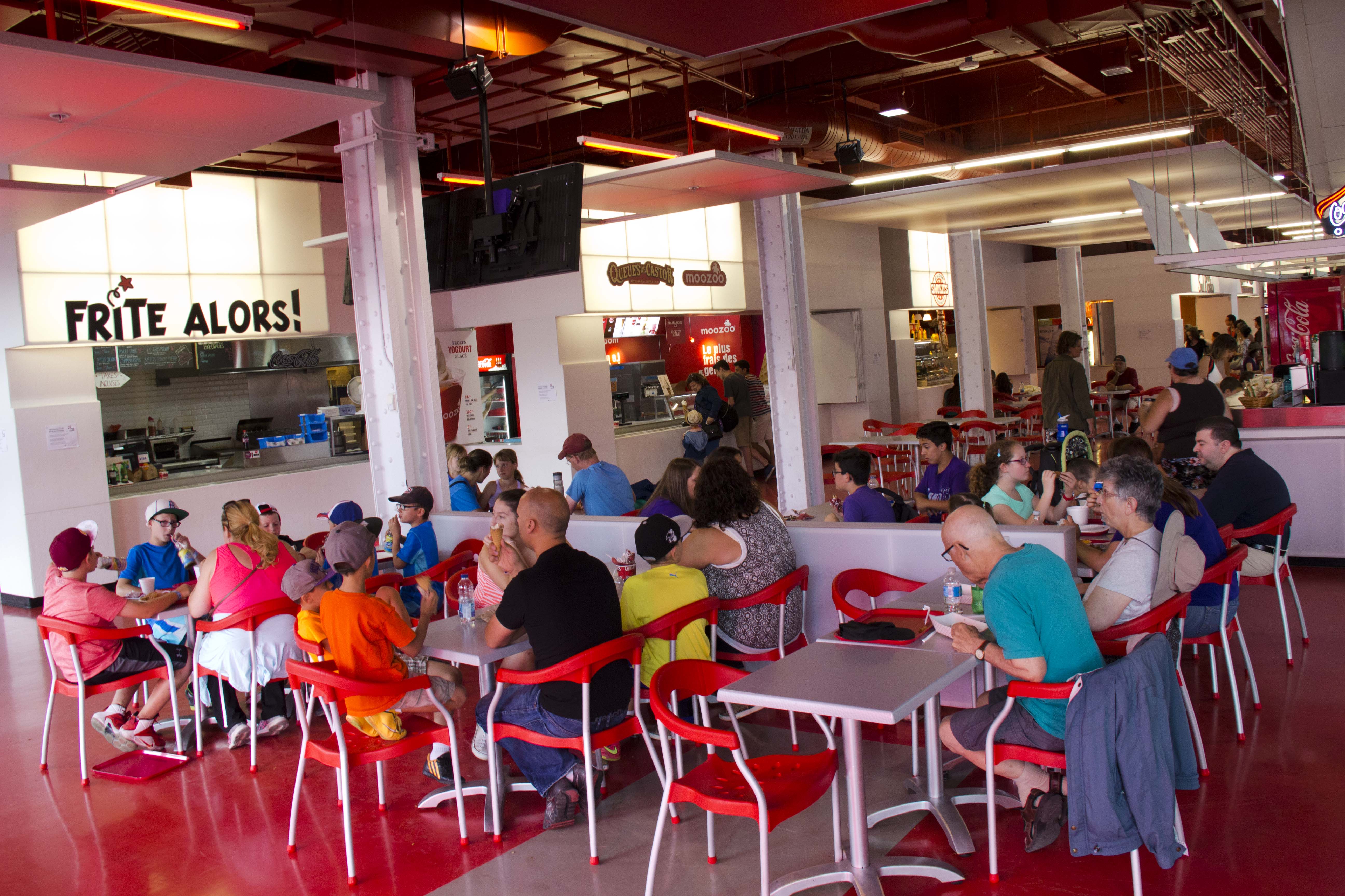 The food chain of the Montréal science centre Old Port of Montréal